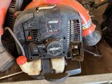 a chainsaw that is sitting on top of a table