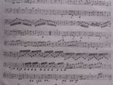 une vieille partition sur laquelle figurent des notes de musique