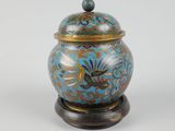 chinese cloise cloise vase with lid and stand