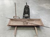 a small machine that is sitting on the floor