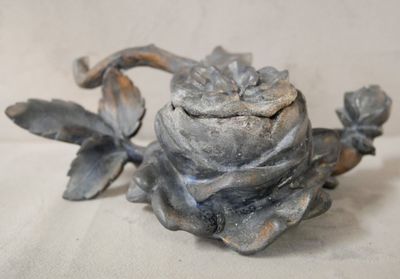 Partie d'encrier à la rose