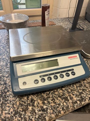 Balance SOEHNLE affichage numérique capacité 30 kgs. Frais en sus...