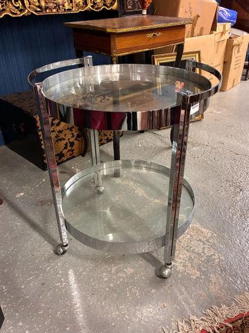 Desserte ronde en métal chromé à deux plateaux en verre, piètemen...