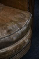 Paire de fauteuils confortables type "club" à accotoirs en b… (photo 3)