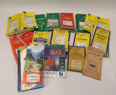 Lot de cartes et de guides Michelin.