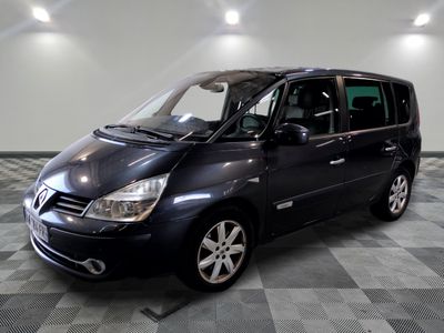 a picture of a black minivan parked in a room