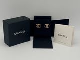 boucles d'oreilles Chanel avec leur écrin