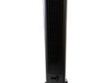 un ventilateur colonne noir posé sur un pied