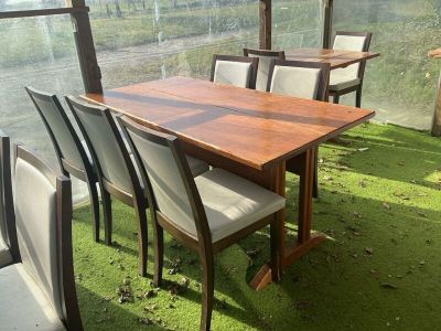 Ensemble de sept tables bistrot en stratifié bois - Design moderne