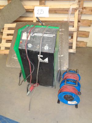 a picture of a machine that is sitting in a room