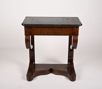 Console en placage d'acajou ouvrant par un tiroir en ceintur…
