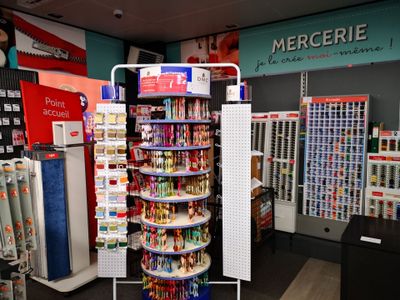 STOCK de tissus, mercerie, laine, patrons de couture, access…