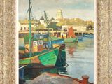 une peinture à l'huile représentant des bateaux amarrés dans un port, avec des bâtiments en arrière-plan