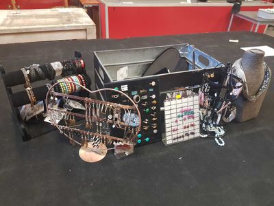 an image of a machine that is sitting on a table
