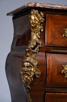 Commode tombeau en placage de bois de violette et de bois de… (photo 3)