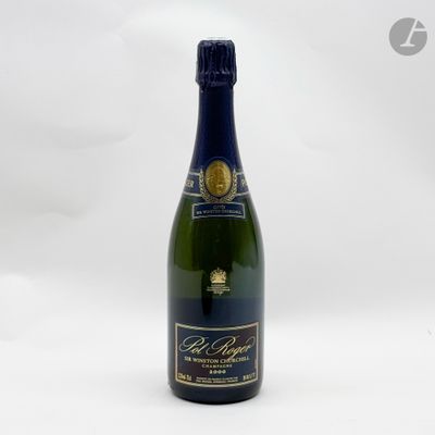 gros plan d'une bouteille de champagne sur fond blanc