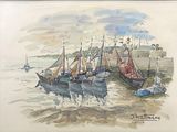 de nombreux bateaux amarrés dans l'eau