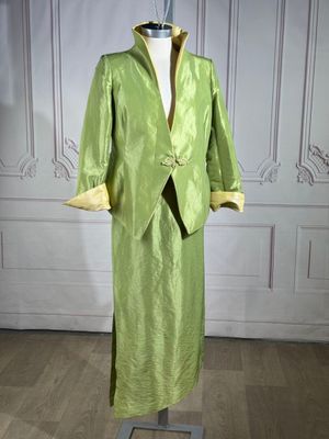 Ensemble en soie sauvage vert tendre et jaune clair composé …