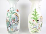 paire de vases chinois ornés de scènes peintes à la main