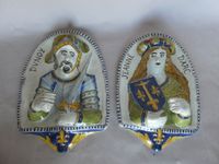 Paire de porte lumières d'applique en faïence polychrome à d…