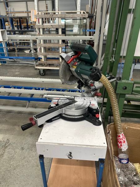 1 scie tronçonneuse METABO 60825