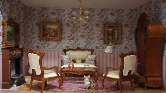 Diorama. Composition miniature, dans une vitrine en bois, vitre e...