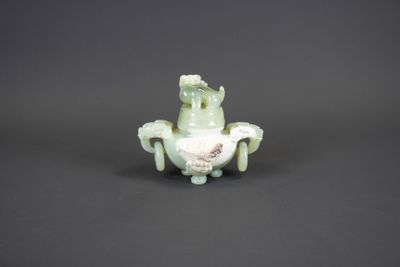 Brûle-parfum en serpentine à décor de dragon. - Photo 1