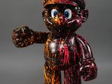 un gros plan d'une figurine représentant une personne portant un casque