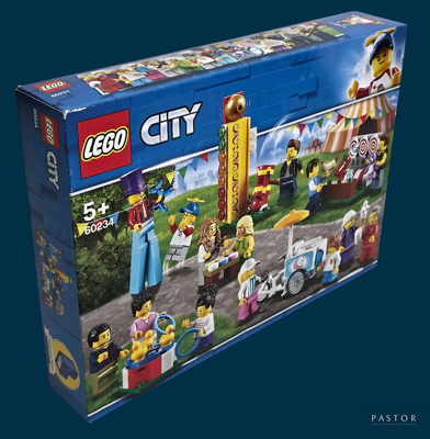 une boîte contenant un ensemble Lego City