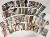 beaucoup de vieilles photos sur la table ensemble