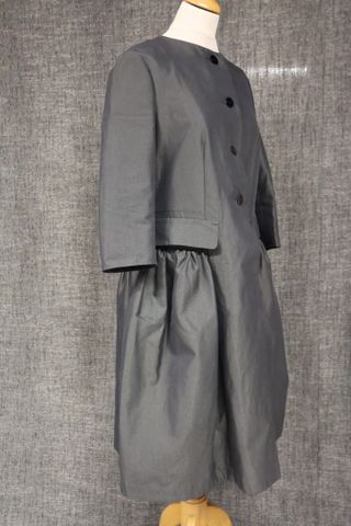 HACHE - Robe redingote en coton gris anthracite brillant. Taille ...