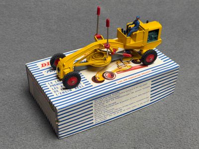 DINKY Supertoys. Profileur 100 RICHIER.