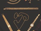 un assortiment de bijoux en or, comprenant une montre, des bracelets et des colliers