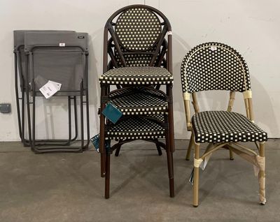 two chairs are sitting next to each other in a room