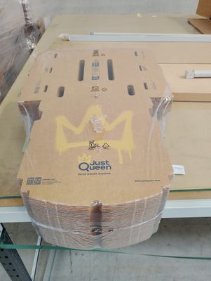 Palette de 3 900 boîtes à pizza distributeur