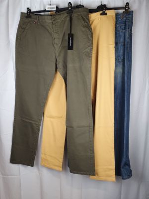 Lot de 3 pantalons pour homme (Jean et Chinos) Taille 52 Un …