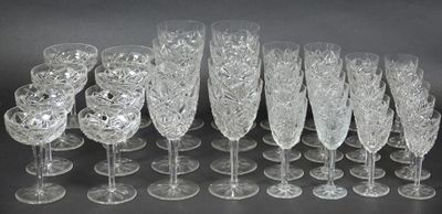 BACCARAT Service de verres en cristal, modèle Lagny, estampi…