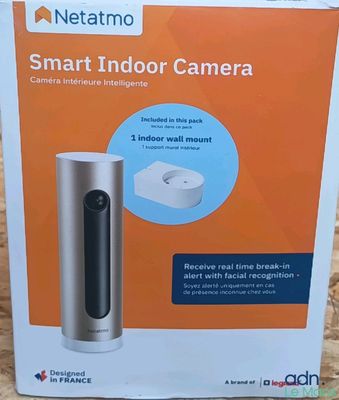 Emballage de la caméra d'intérieur intelligente Netatmo dans son coffret