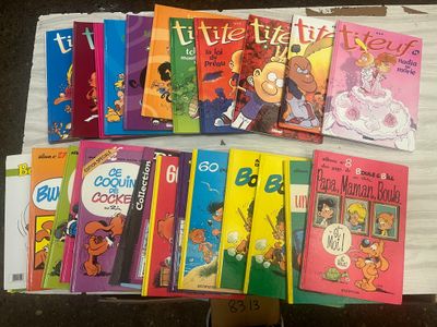 beaucoup de livres pour enfants qui se trouvent sur la table