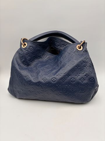 LOUIS VUITTON Paris. Sac « Artsy » en cuir bleu marine Monogramme...