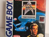 une image représentant une boîte de jeu sur laquelle figure un vaisseau de Star Trek