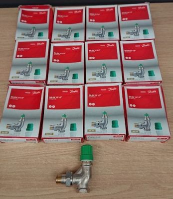 Lot de 12 robinets pour radiateur DANFOSS , ref: RA-DV 15 1/…