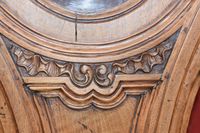 Horloge de parquet en noyer de forme mouvementée. (photo 5)
