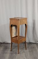 Petite table volante en placage de bois de rose, présente un… (photo 5)