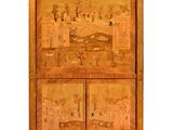 une image représentant une armoire en bois ornée d'une peinture