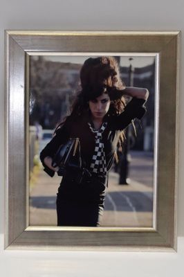 Photo argentique de Amy WINEHOUSE en 2011, 28x21 cm.