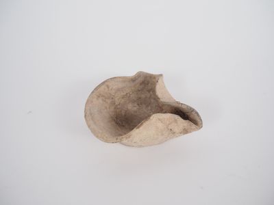 Lampe de tradition phénicienne en forme de coupelle à deux b… - Photo 1