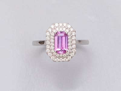 Bague en or gris 750°/°° (18K), sertie d'un saphir rose natu… - Photo 1