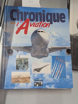 une photo d'un livre posé sur une table