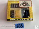 une boîte de jouets « Britains Ltd » posée sur une table